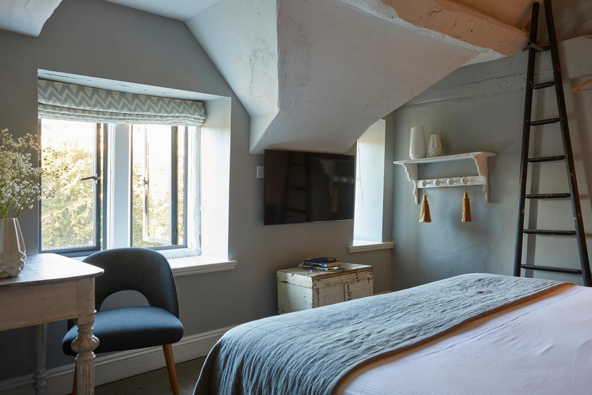 Timbrell's Yard 4*